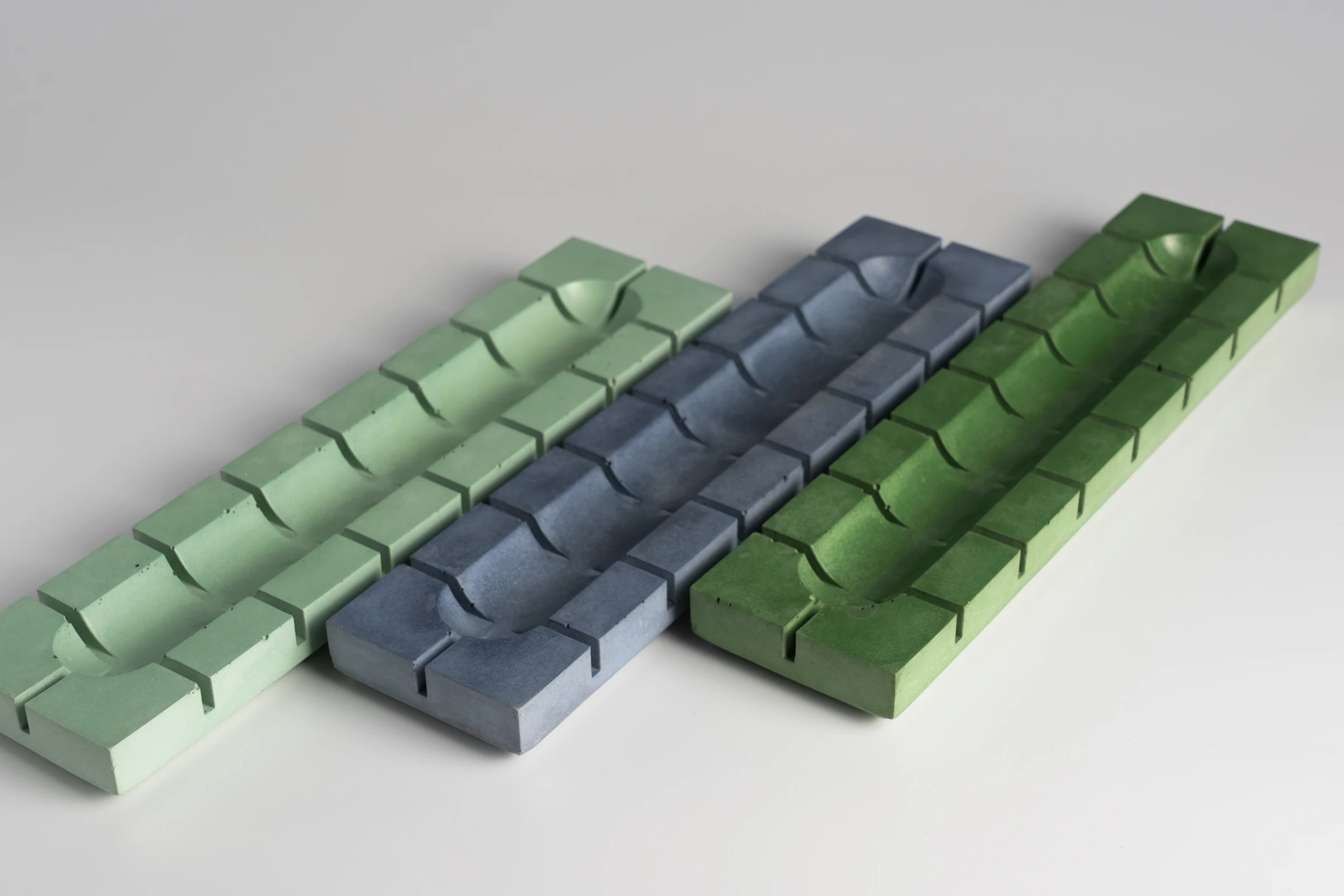 Pen tray